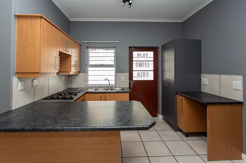 To Let 3 Bedroom Property for Rent in Normandie Western Cape